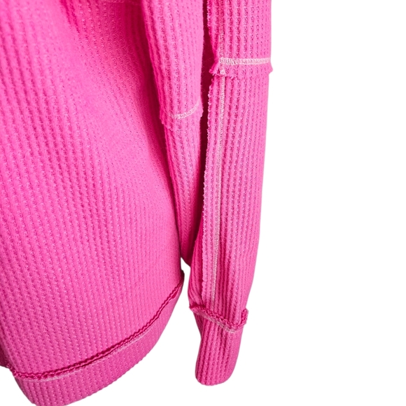 Andree By Unit Waffle Knit Reverse Stitching Pink Med Top Oversized V-Neck NWT - Picture 6 of 14